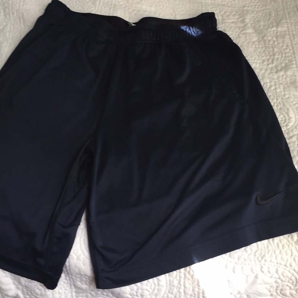 Men’s navy blue Nike Dri-fit shorts